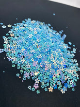 Load image into Gallery viewer, Daisy Flower Glitter - Blue
